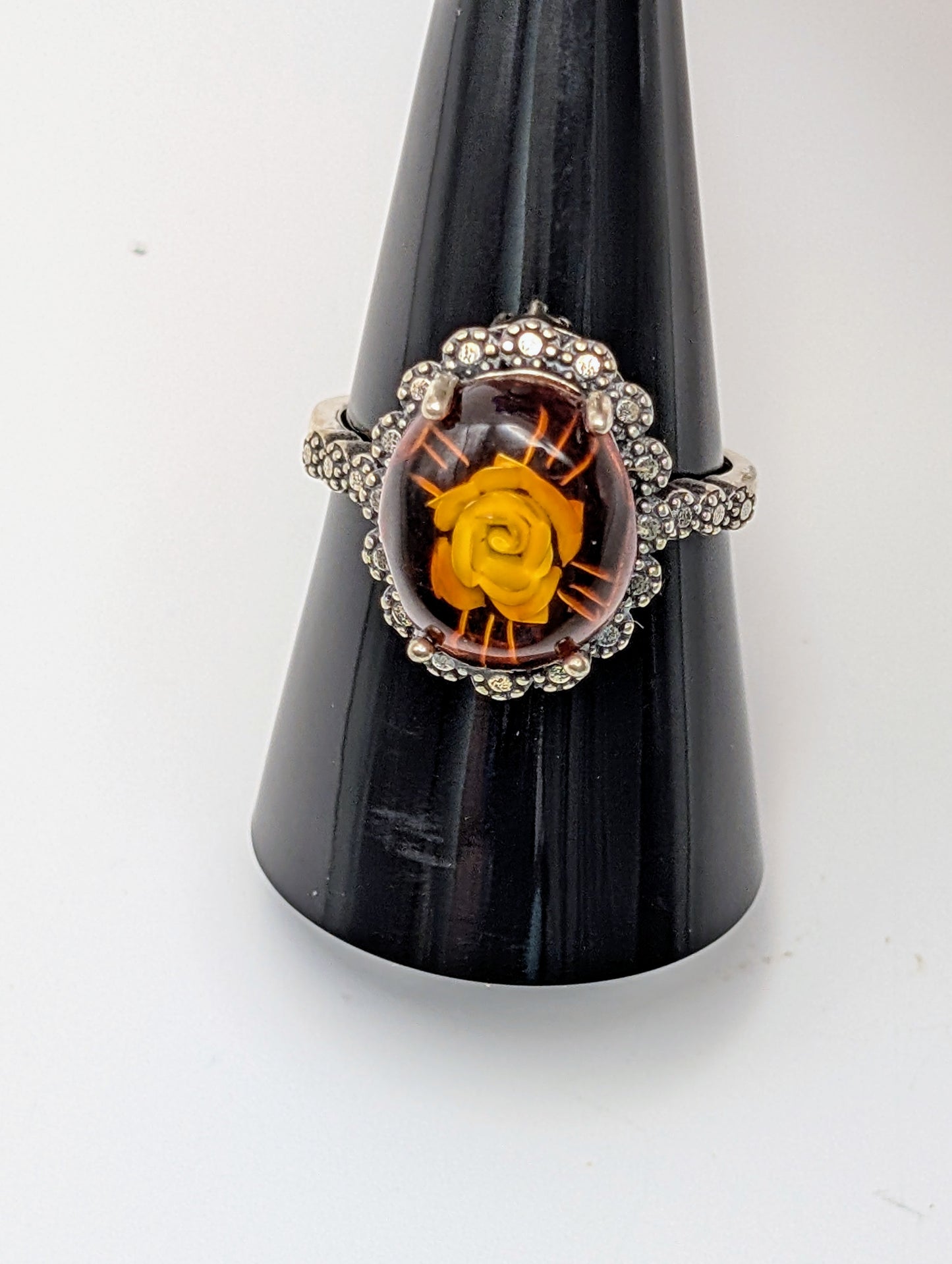 Golden Amber Flower Ring with 925 Sterling Silver Adjustable Band – Elegant Nature-Inspired Jewelry