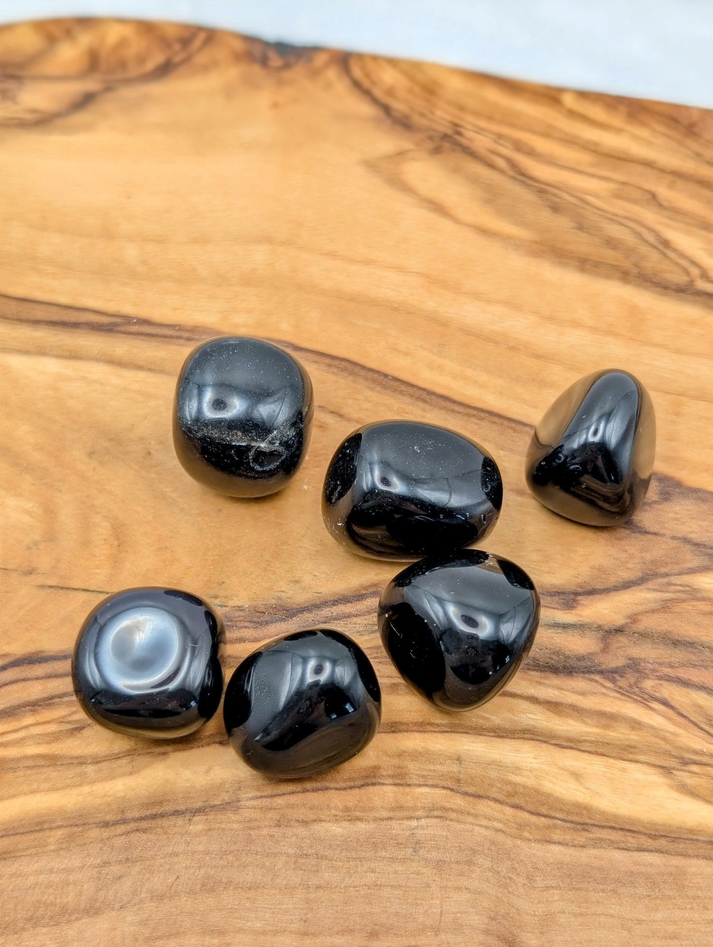 Black Obsidian Medium Tumbles