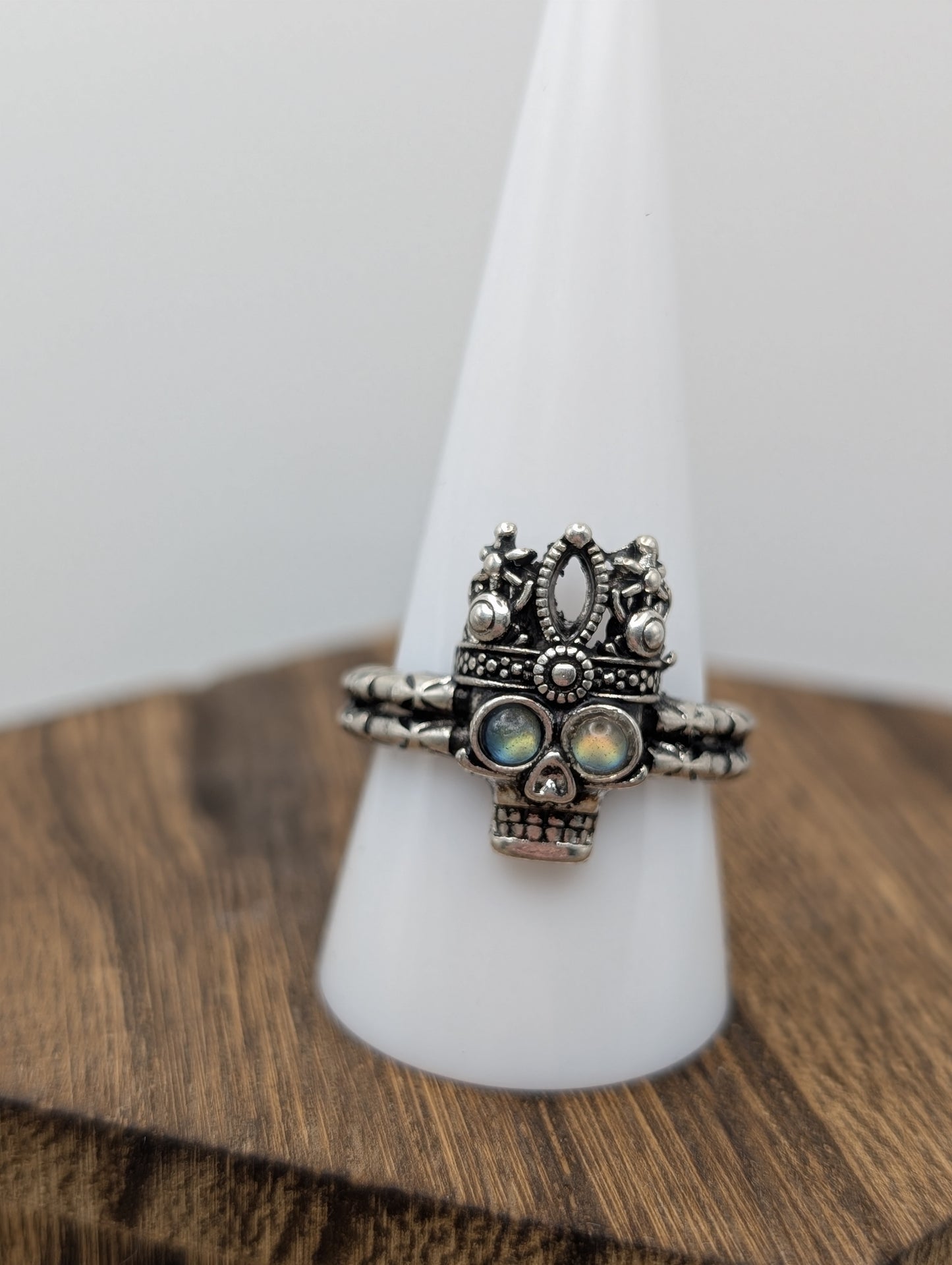 Semi Precious Crystal Gemstones & Birthstone Rings in Common Silver