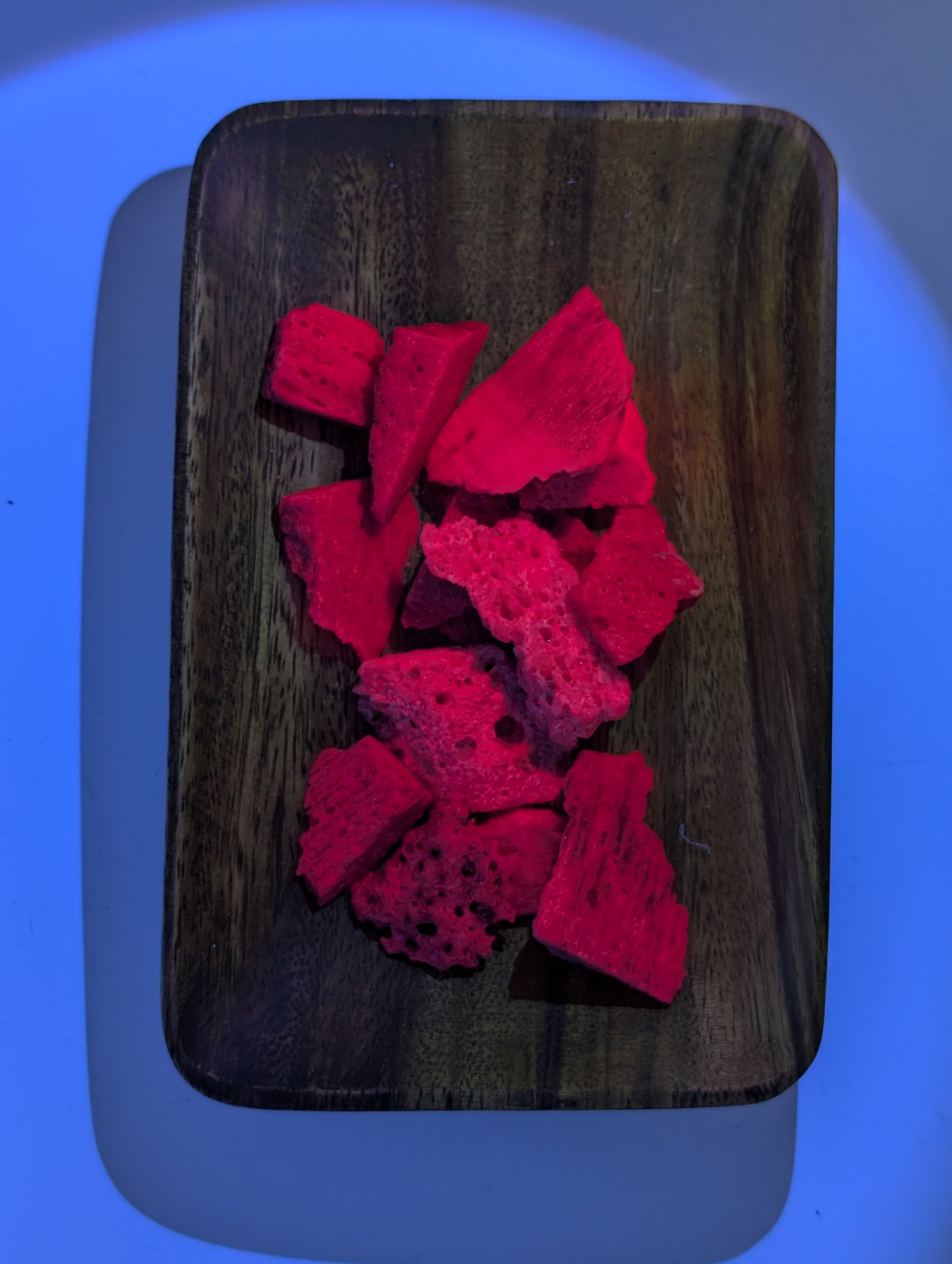 Honeycomb Ruby - UV Reactive Stones (3 Pieces)