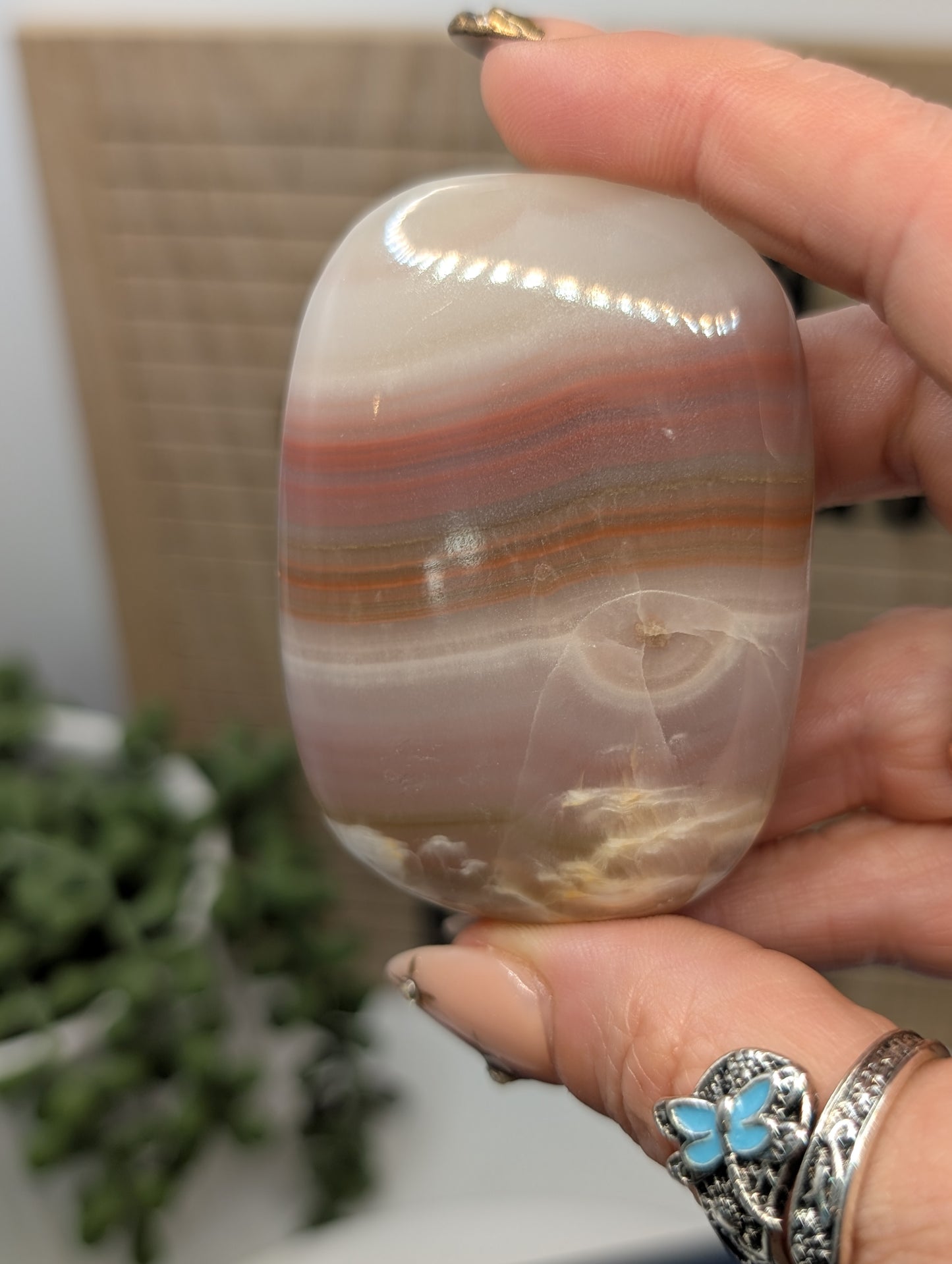 Pink Banded Onyx - High Quality Stones from Pakistan