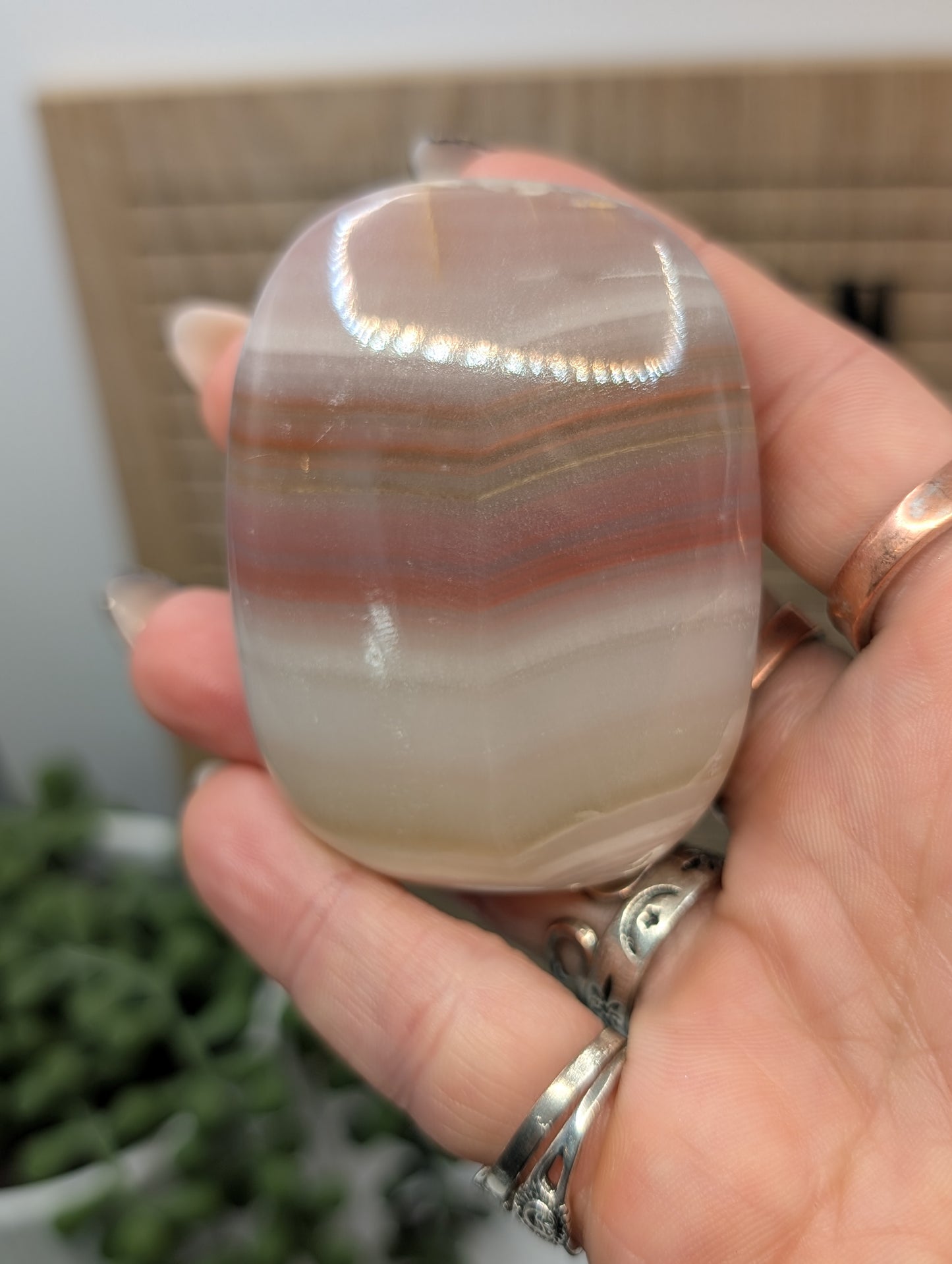 Pink Banded Onyx - High Quality Stones from Pakistan