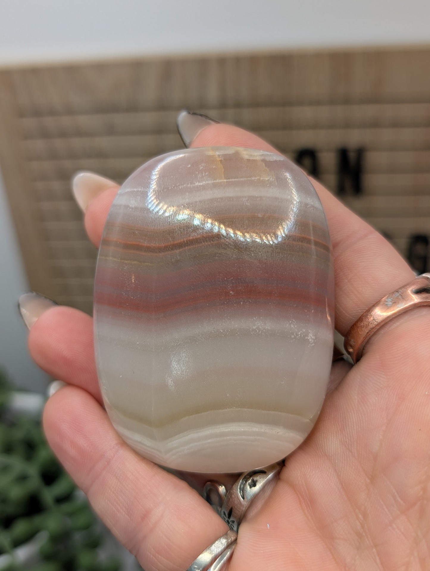 Pink Banded Onyx - High Quality Stones from Pakistan