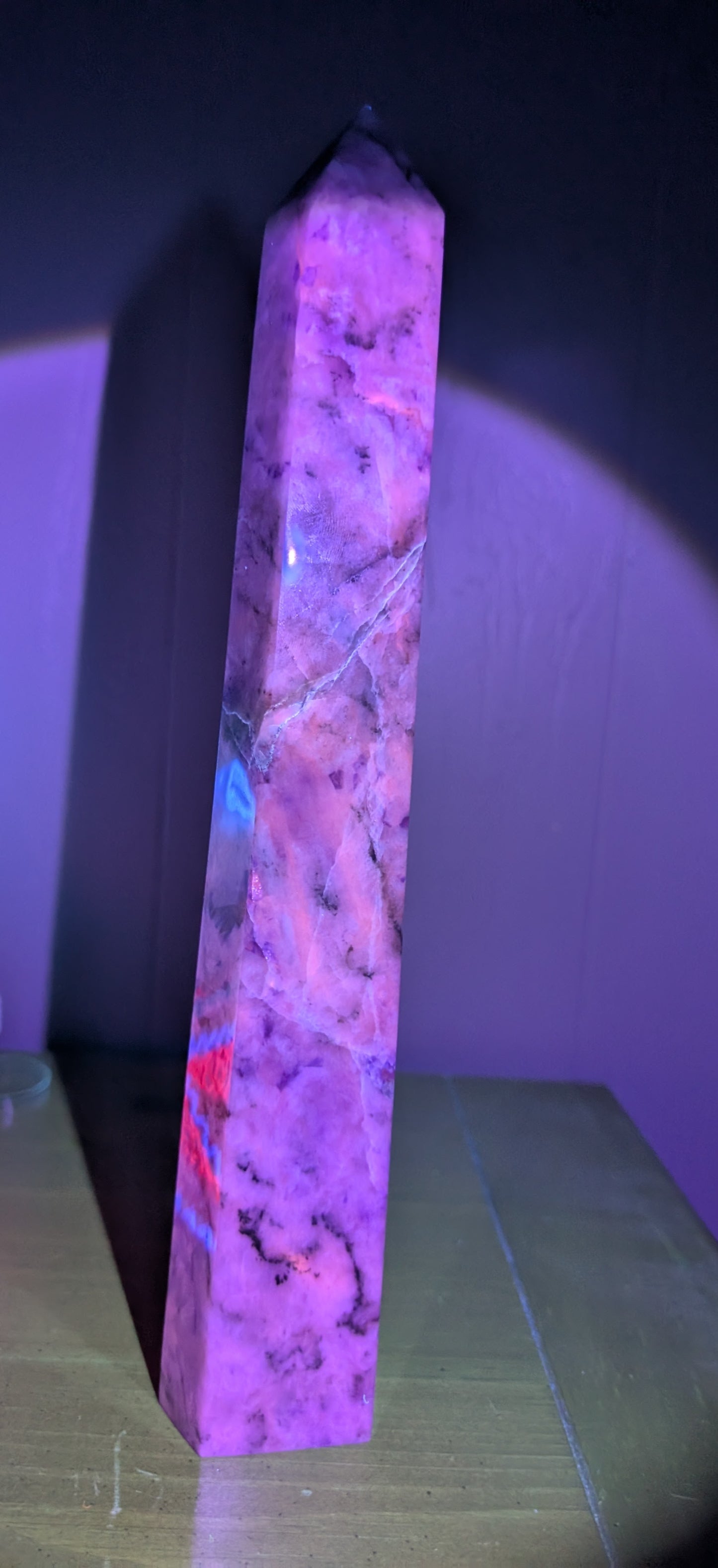 Sodalite Tower - Highly UV Reactive!!