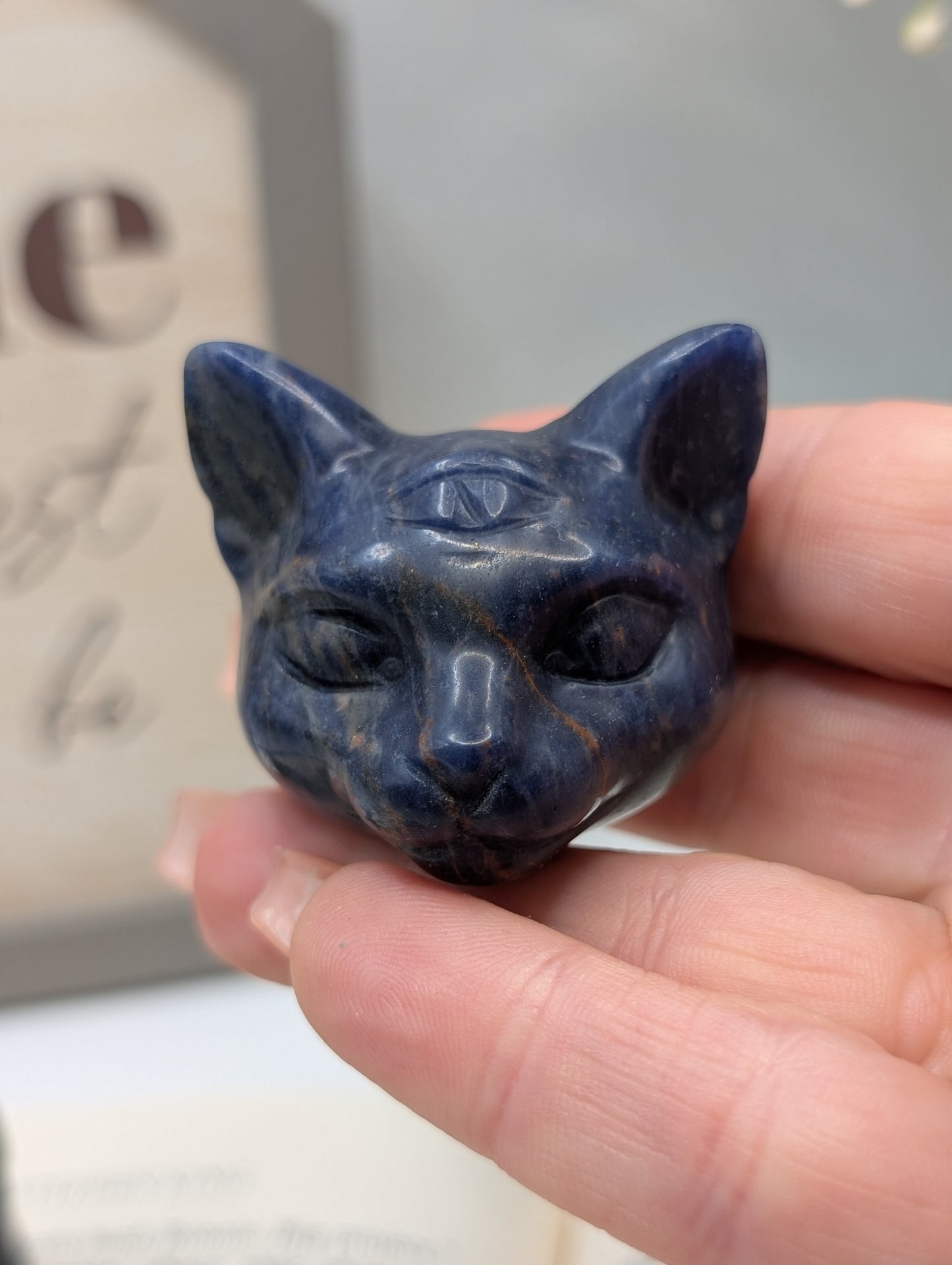 Crystal Cat Head with All-Seeing Eye – Carved Stone Spirit Totem