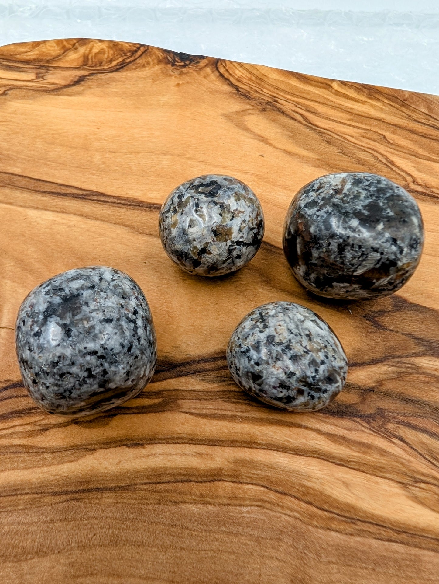 Yooperlite Tumbles - UV Reactive Stones!!