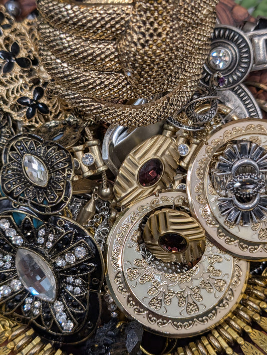 Mystery Jewelry Jar - Cleopatra's Treasure