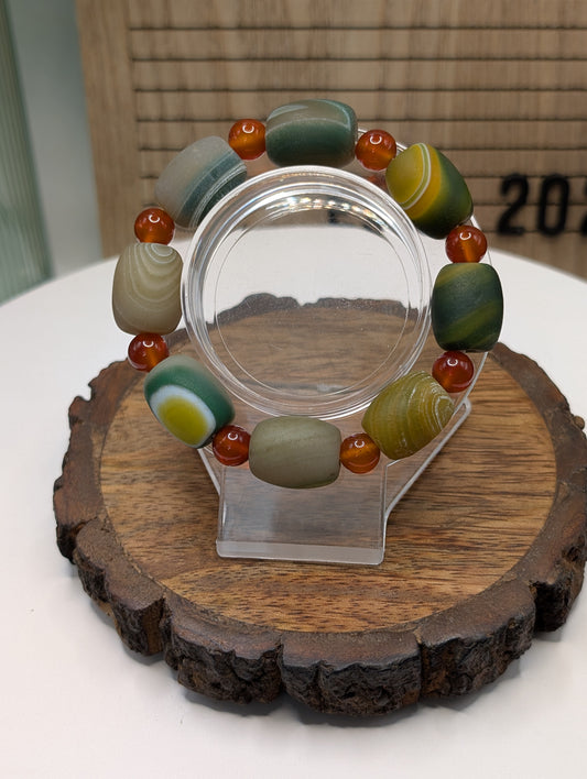 Gobi Agate 14mm Barrel Beaded Bracelet - Green (Dyed)