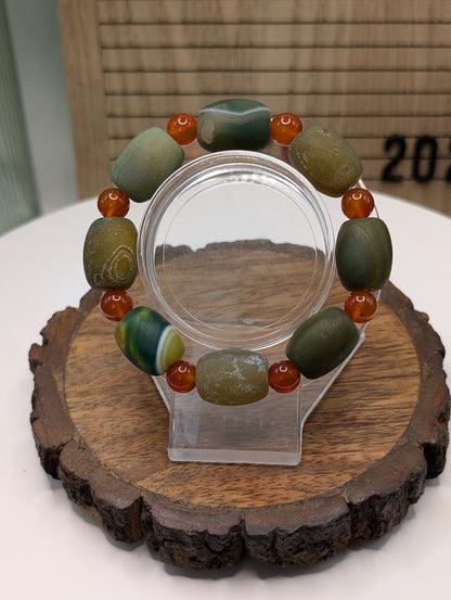 Gobi Agate 14mm Barrel Beaded Bracelet - Green (Dyed)