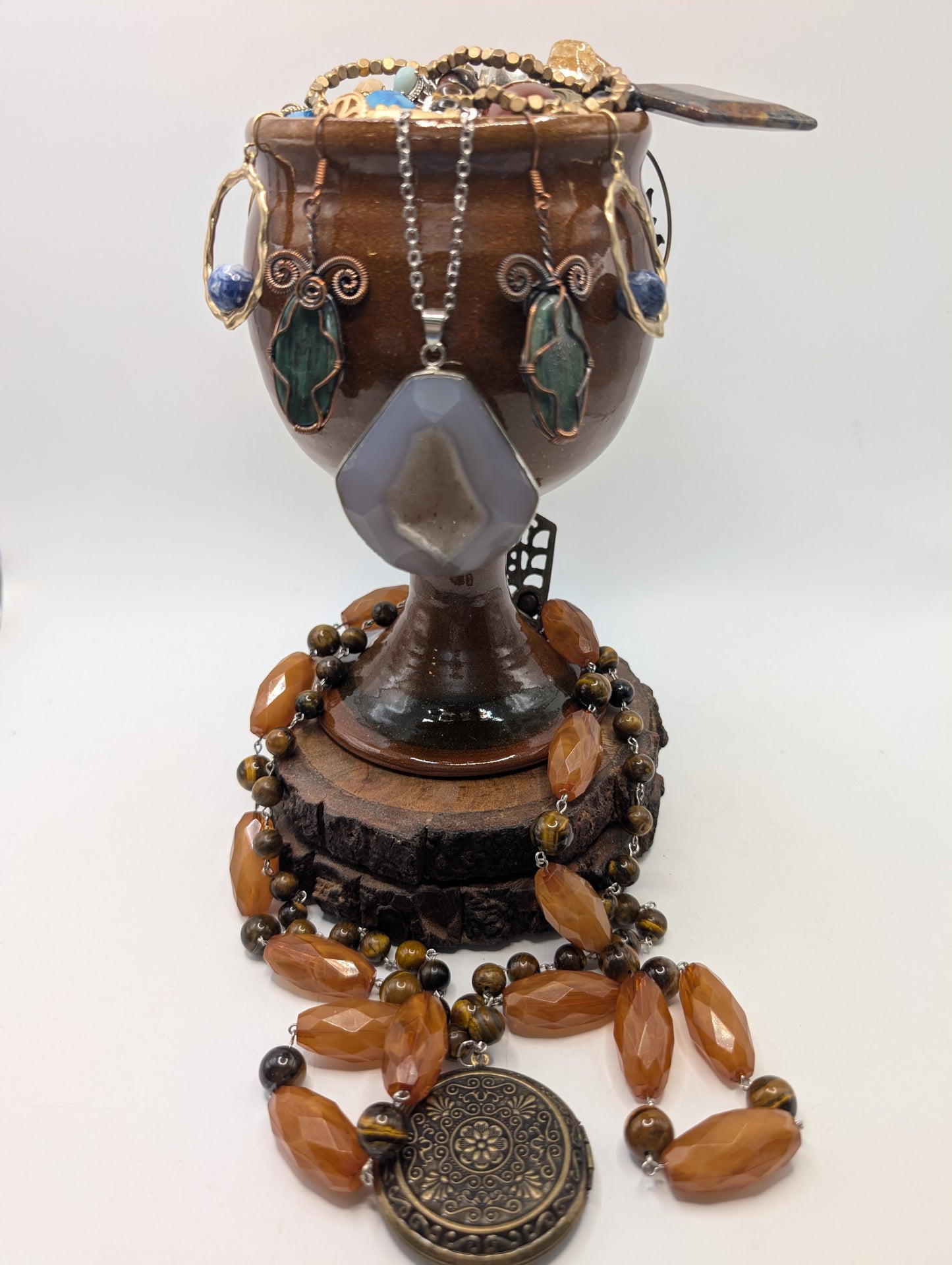 Wanderer's Earth & Stone Jewelry Jar
