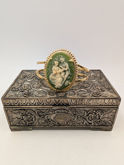 Heirloom Elegance Jewelry Chest