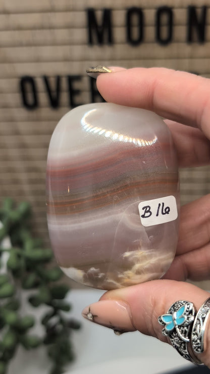 Pink Banded Onyx - High Quality Stones from Pakistan